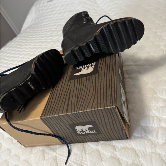 Sorel Boots - Picture 5 of 7